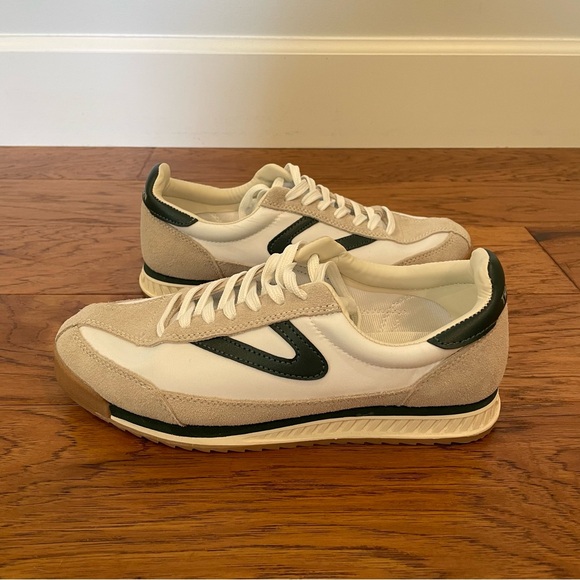 Like New TRETORN Women's Rawlins Casual Lace-Up Sneakers - Picture 4 of 8